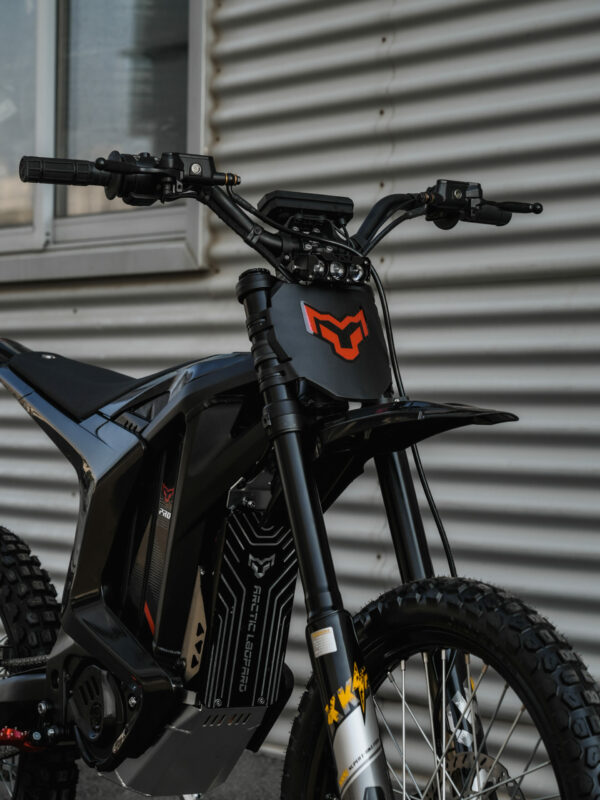 ARCTIC LEOPARD XE PRO S - vue coté avant droit de près