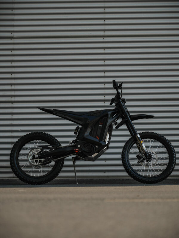 ARCTIC LEOPARD XE PRO S - vue coté droit de loin
